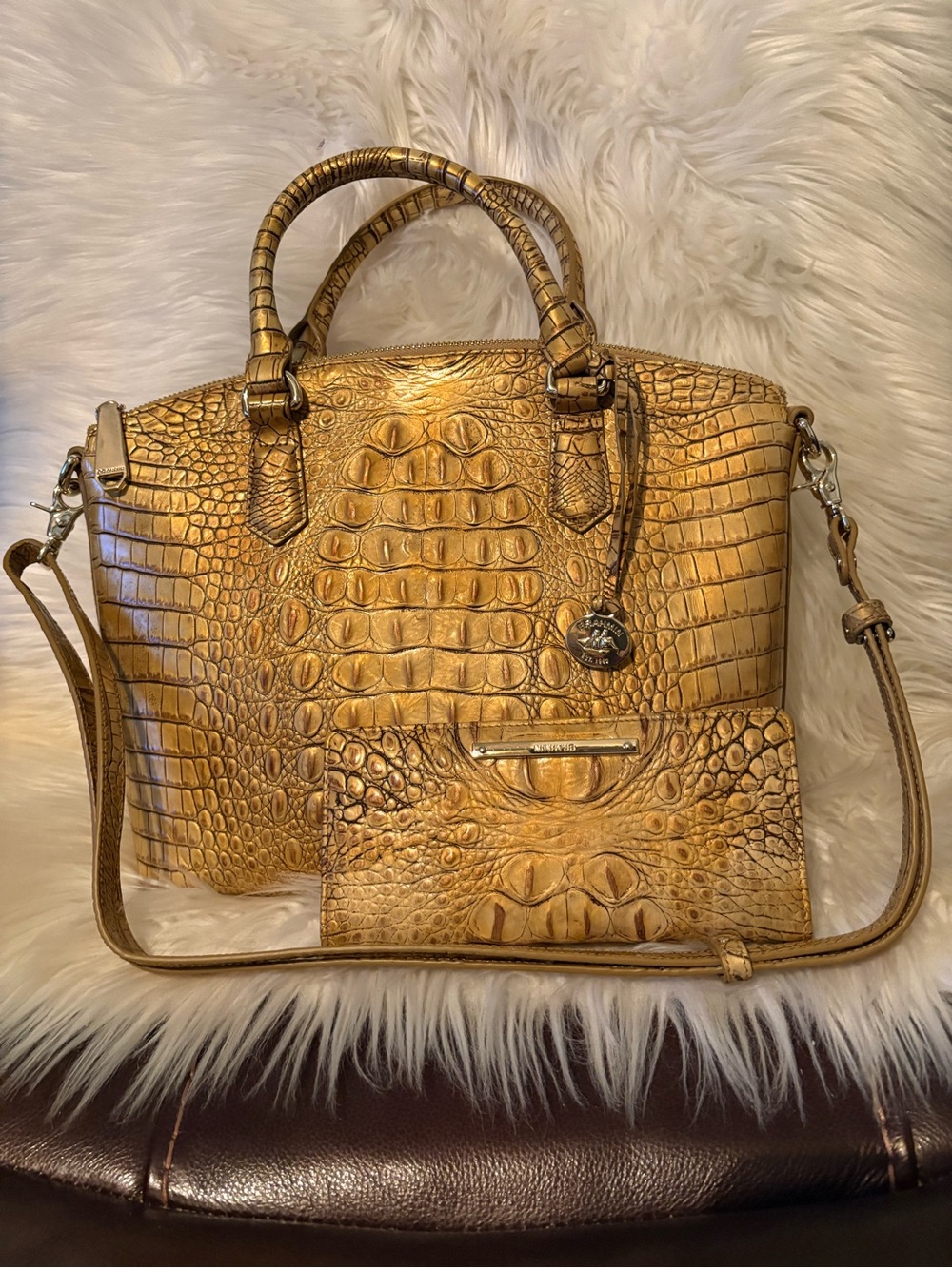 Brahmin Gold Croc-Embossed Satchel Handbag with Matching Wallet. New condition. - Picture 2 of 6